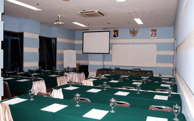 Super OYO Townhouse 1 Hotel Salemba