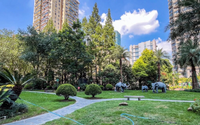 Tyms Premium 3BR 2BA Apt Walk to Metro