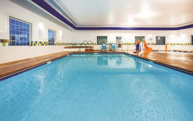 La Quinta Inn & Suites by Wyndham St. Paul-Woodbury