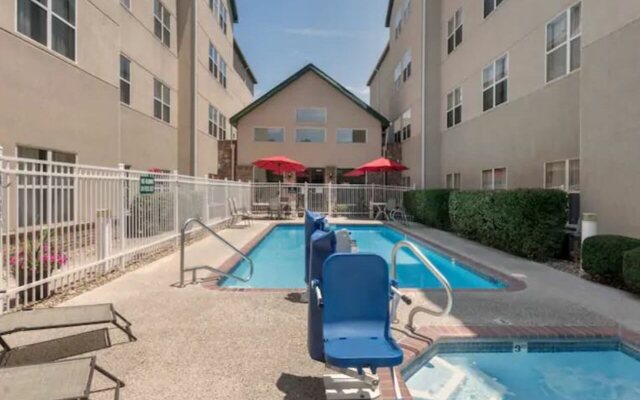 Homewood Suites Kansas City/Overland Park