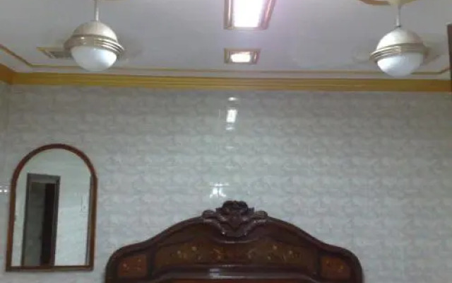 Goroomgo Shanti Guest House Varanasi