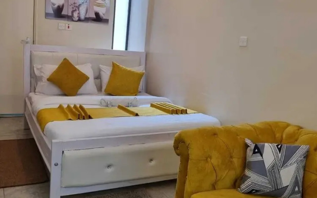 Lux Suites Royal Suburbs Apartments