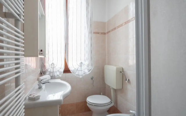 Venice Grand Canal Style Apt 2 by Wonderful Italy