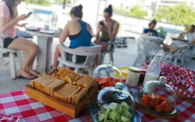 The Pelican Larry Hostel & Dance School