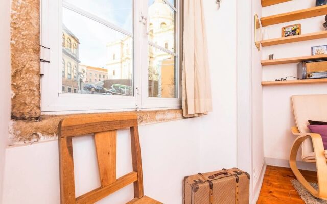 Alfama's Flat With a National Pantheon View
