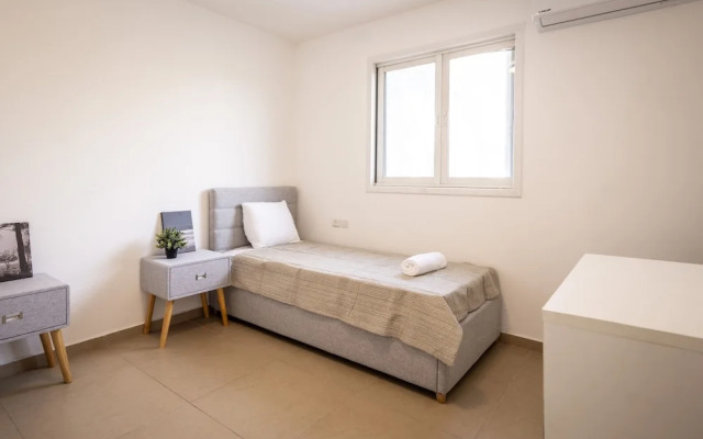 Poleg Serenity Villa by Sea N' Rent