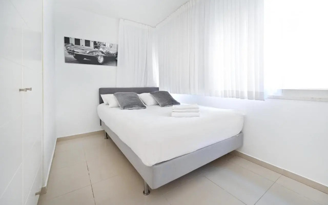 Relaxing 3BR in Ben yehuda 66 by HolyGuest