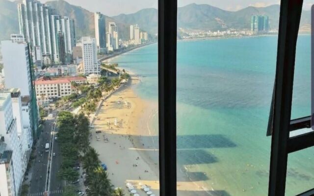 HQH Sea View Apartment