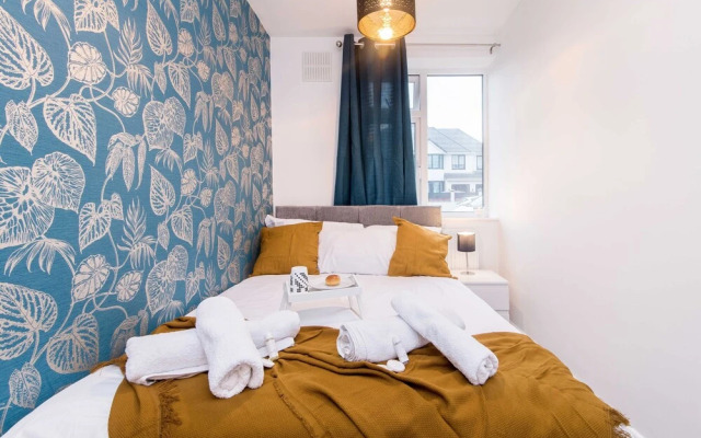 Michaelmas, Coventry - 2 Bed House Apartment