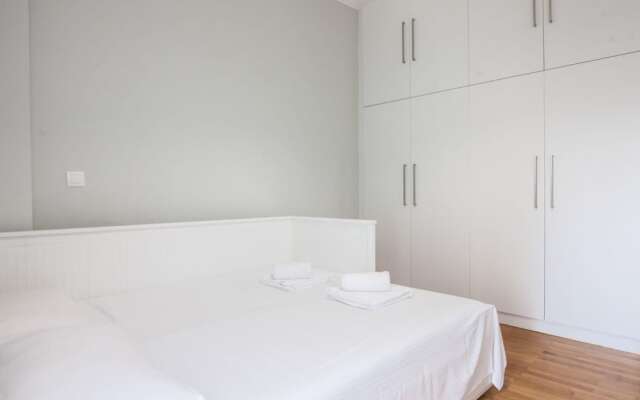 Brand new apt in Zografou