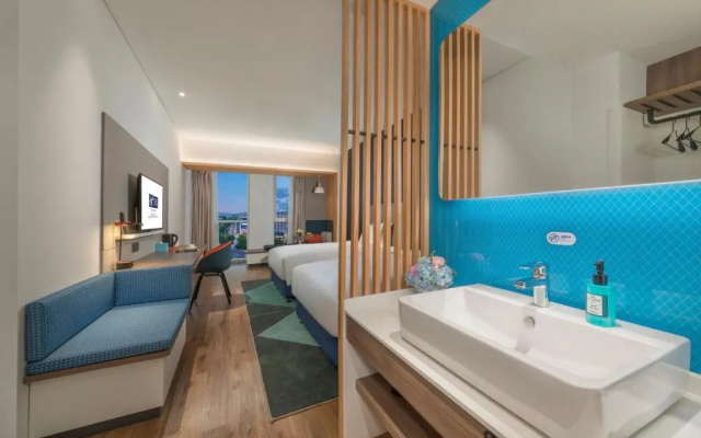 Holiday Inn Express Qingdao Chengyang Central by IHG