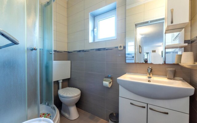 Awesome Home in Sevid With Wifi and 4 Bedrooms