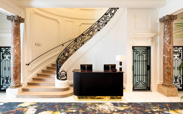 Sapphire House Antwerp, Autograph Collection