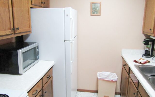 Ski Country 66-c 2 Bedroom Condo by RedAwning