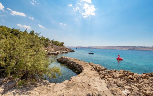 Beautiful Home in Prizna With 2 Bedrooms and Wifi