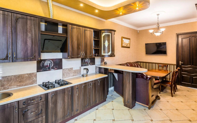 Beautiful apartment D.Galytskogo