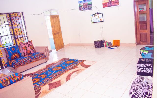 Kilihomebase & Campsite - Hostel