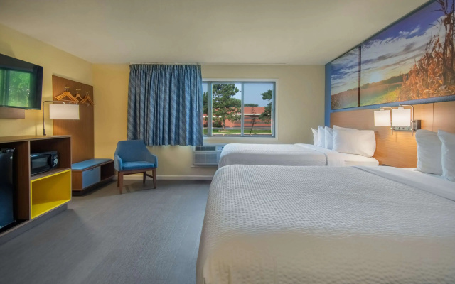Days Inn & Suites by Wyndham Waterloo