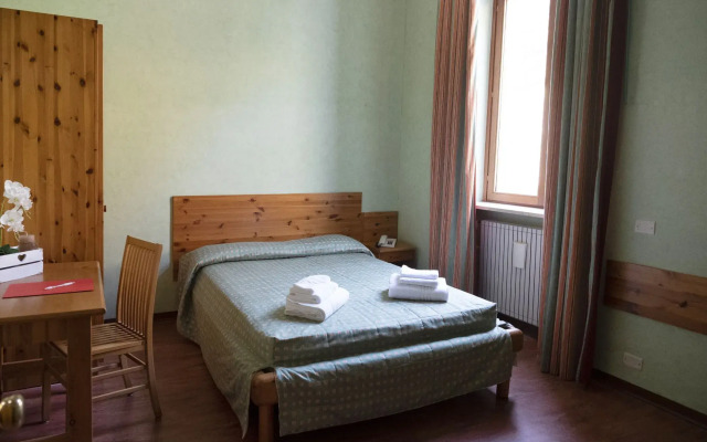 Pràcatinat Hotel & Restaurant