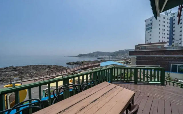 Ulsan Bluebird Pension