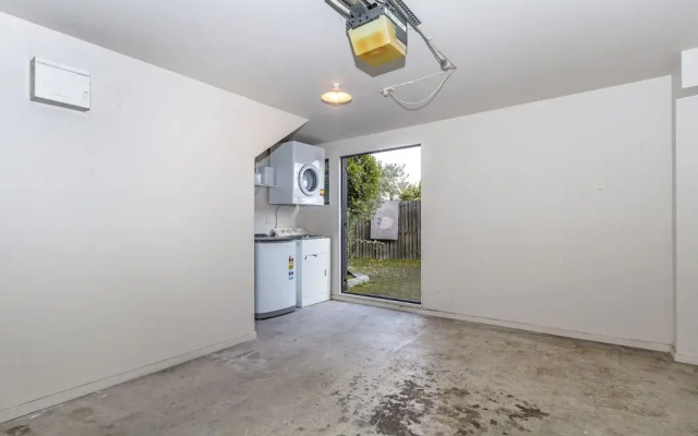Awesome Christchurch Apartment