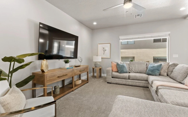 Southern Utah Adventure Gateway 6 Bedroom Townhouse