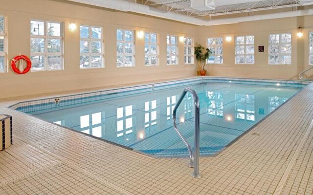 Coast Canmore Hotel & Conference Centre