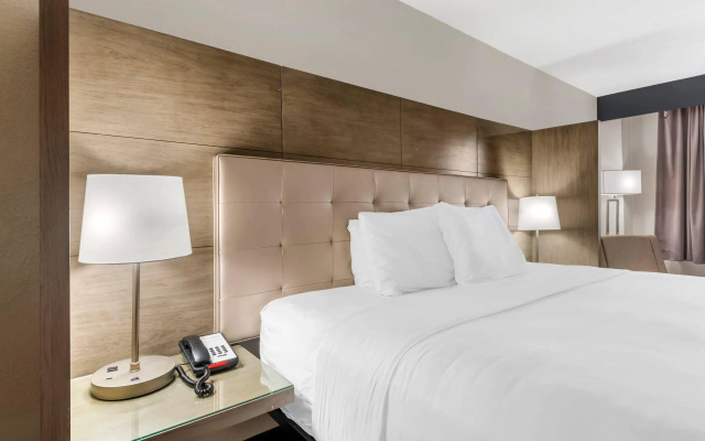 Comfort Inn Brooklyn Center