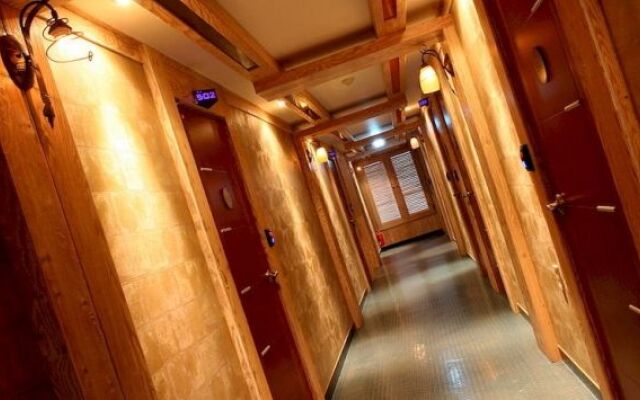Goodstay EJ Hotel