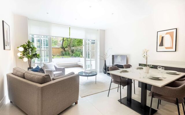 Little Venice Charm Cozy One-bedroom by Sojo Stay