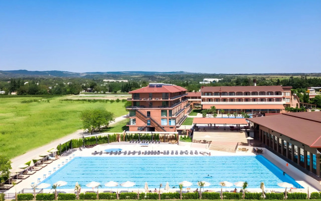 Ambassadori Kachreti Hotel & Golf Resort