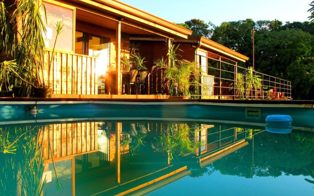 Bounty Lodge