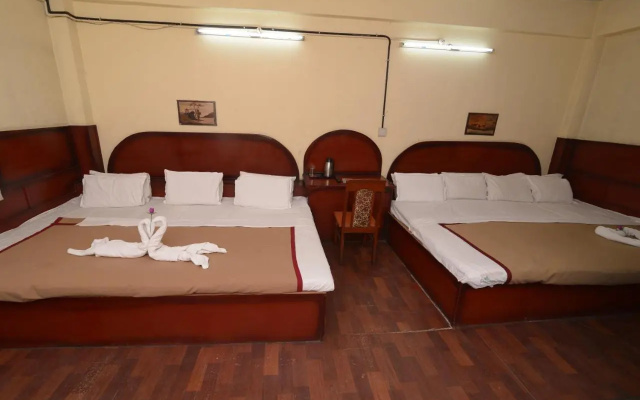 Tusker Towers – Guest Rooms – Kumily