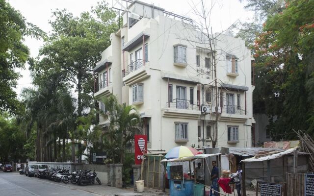 OYO 1216 Hotel New White House
