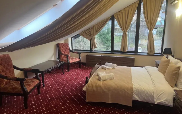 Classic Inn By Radacini