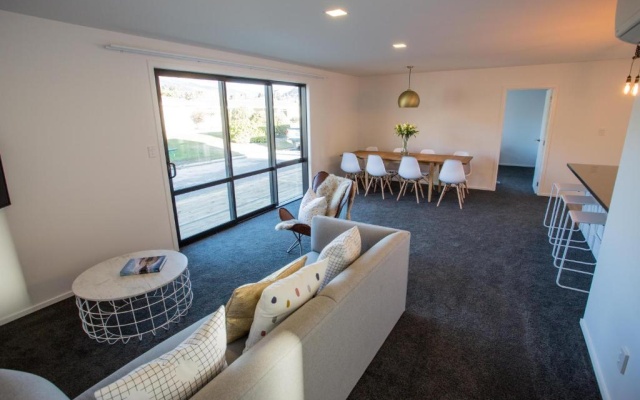 4 - Charming Space, Just a Stone Throw from Central Wanaka – Guest Rooms – Wanaka