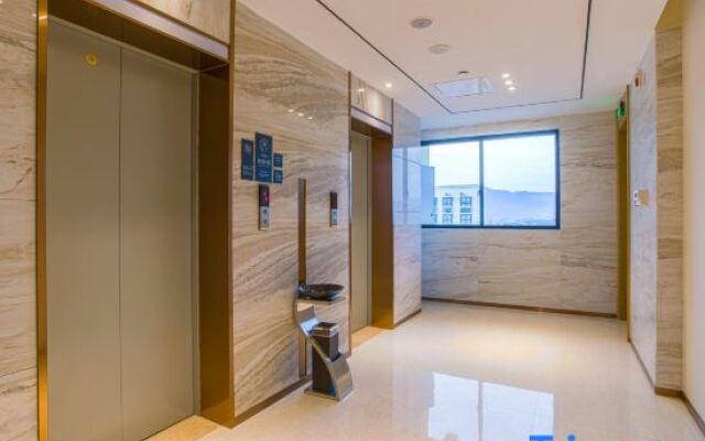 Season flower HOTEL (Yulin Hongjin Mall Branch)