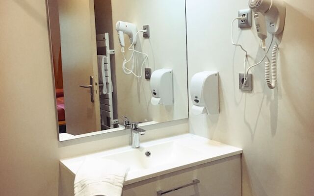 DéfiPlanet' à Dienné - Hébergements insolites