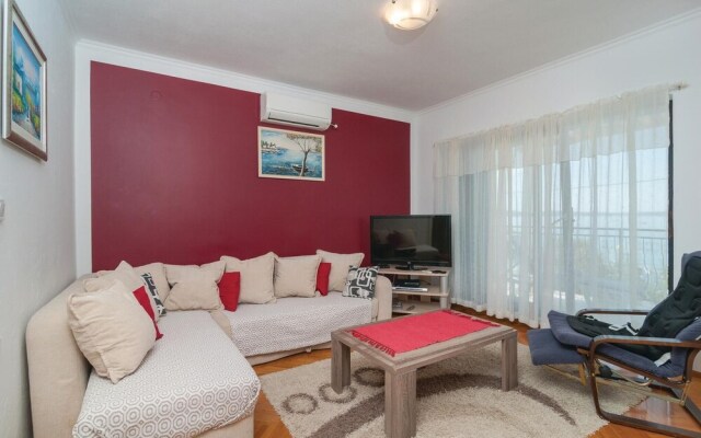 Amazing Home in Kastel Kambelovac With Wifi and 3 Bedrooms