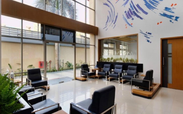 Hi5 Hotel & Experience