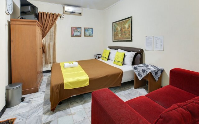 Bogor Guest House by Literooms