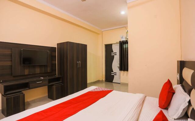 OYO 16362 Hotel National