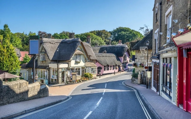 Holiday Home by UK Coast with Sea Views