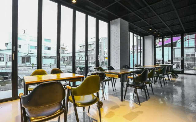 Yangyang Adam House Pension