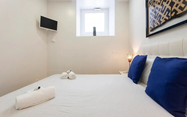 Alfama Spacious 2-Bed Near Feira Da Ladra