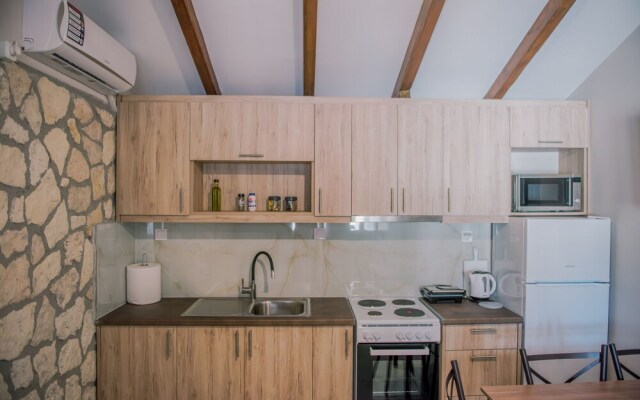 Acrocorinth Apartments