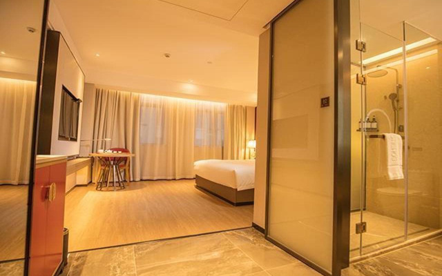 ECHENG Hotel (Zhanjiang Wuchuan Jinsha Plaza)