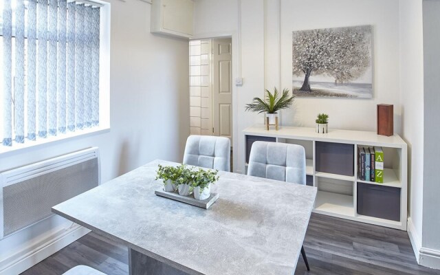 Host Stay The Charltons