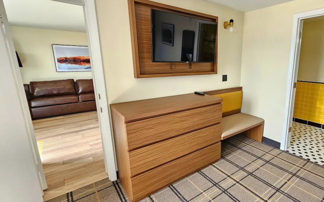 The Hotel Laurel at Seneca