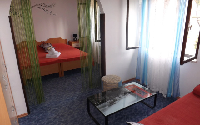 Rooms Mali Raj